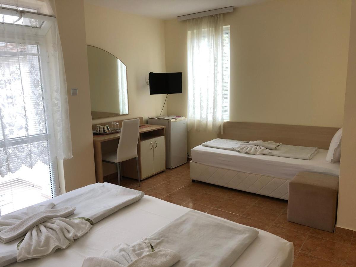 Borko Guest House Primorsko Exterior foto